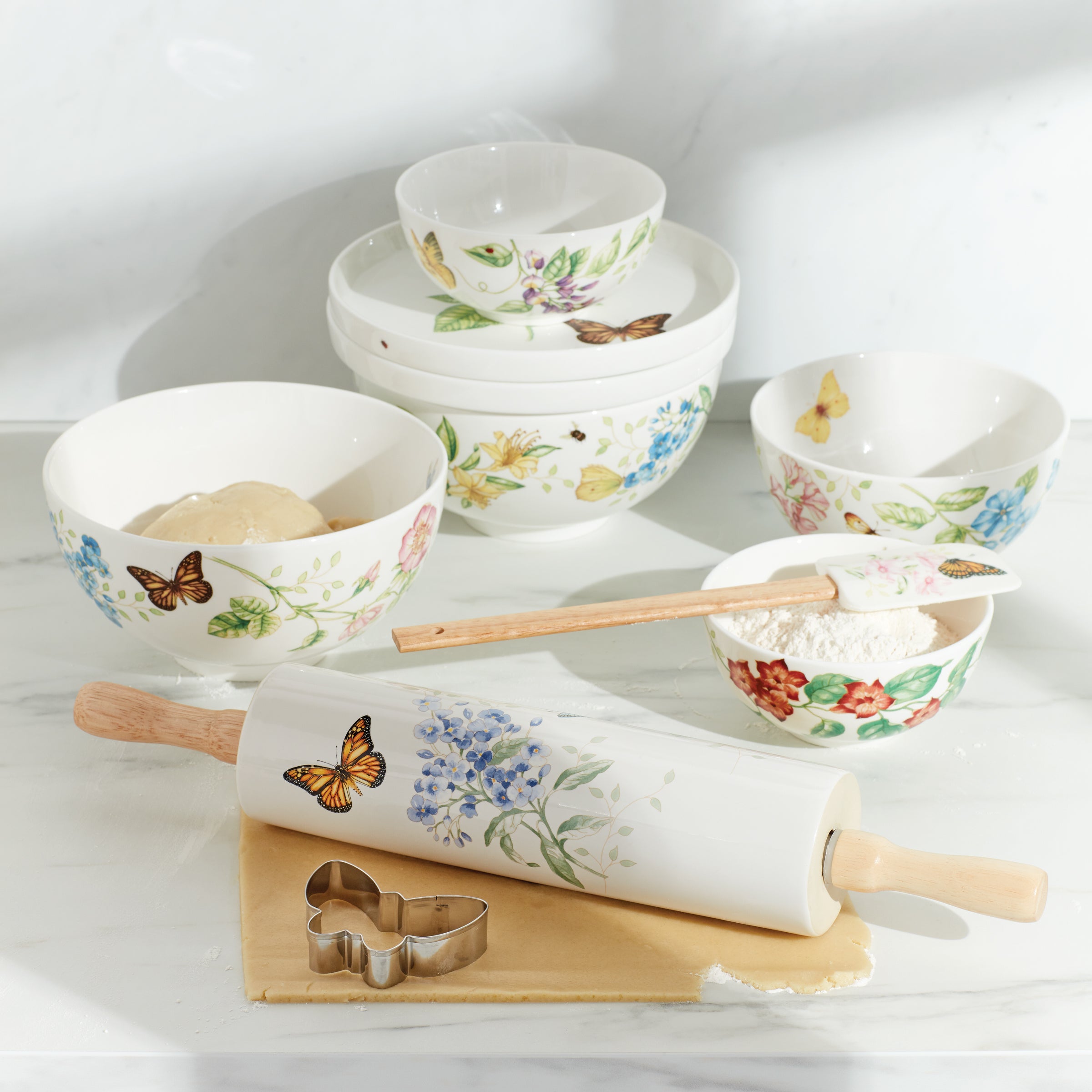 Butterfly Meadow Luna 8-Piece Nesting Dinnerware