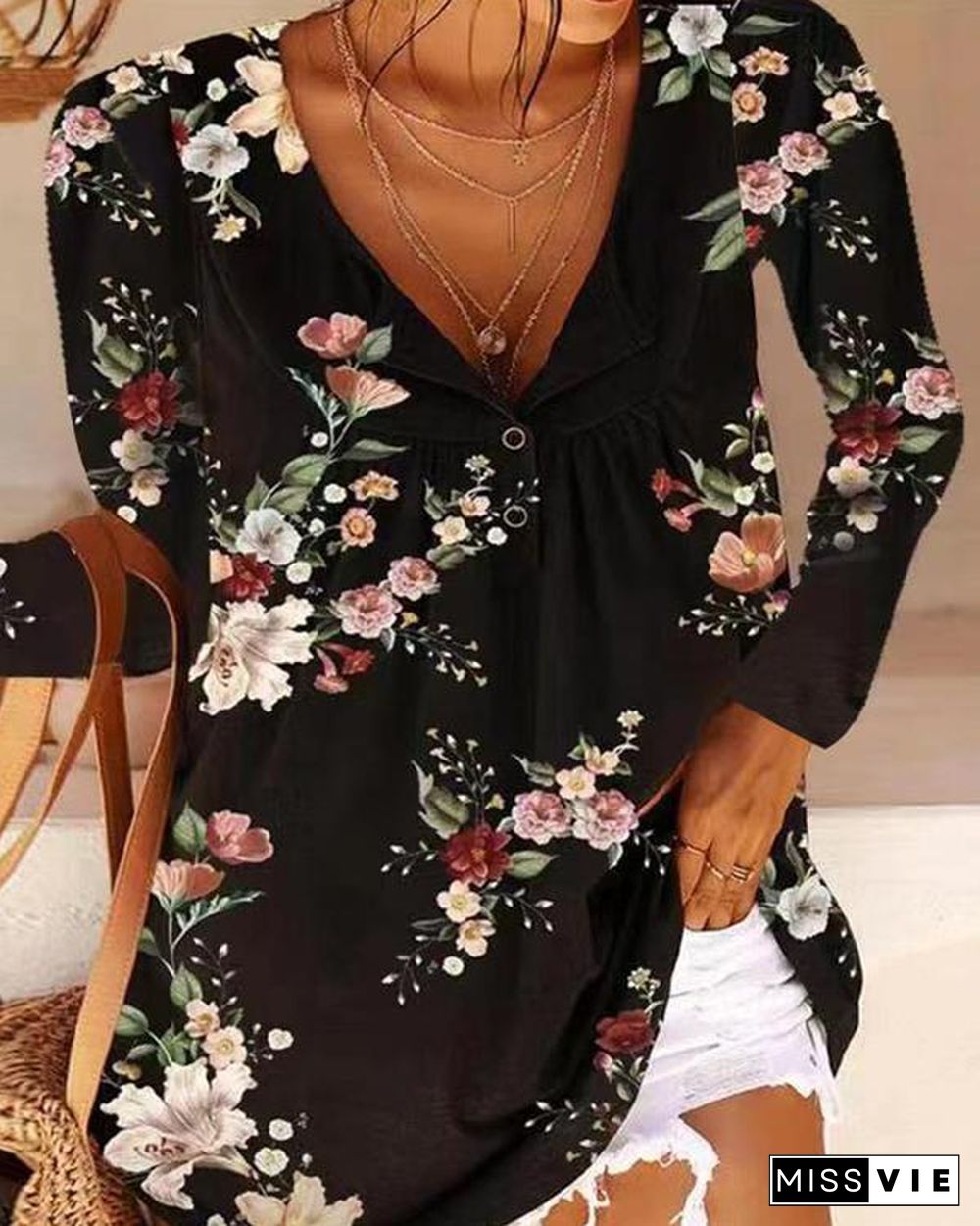 V-neck Long-sleeved Flower Print T-shirt