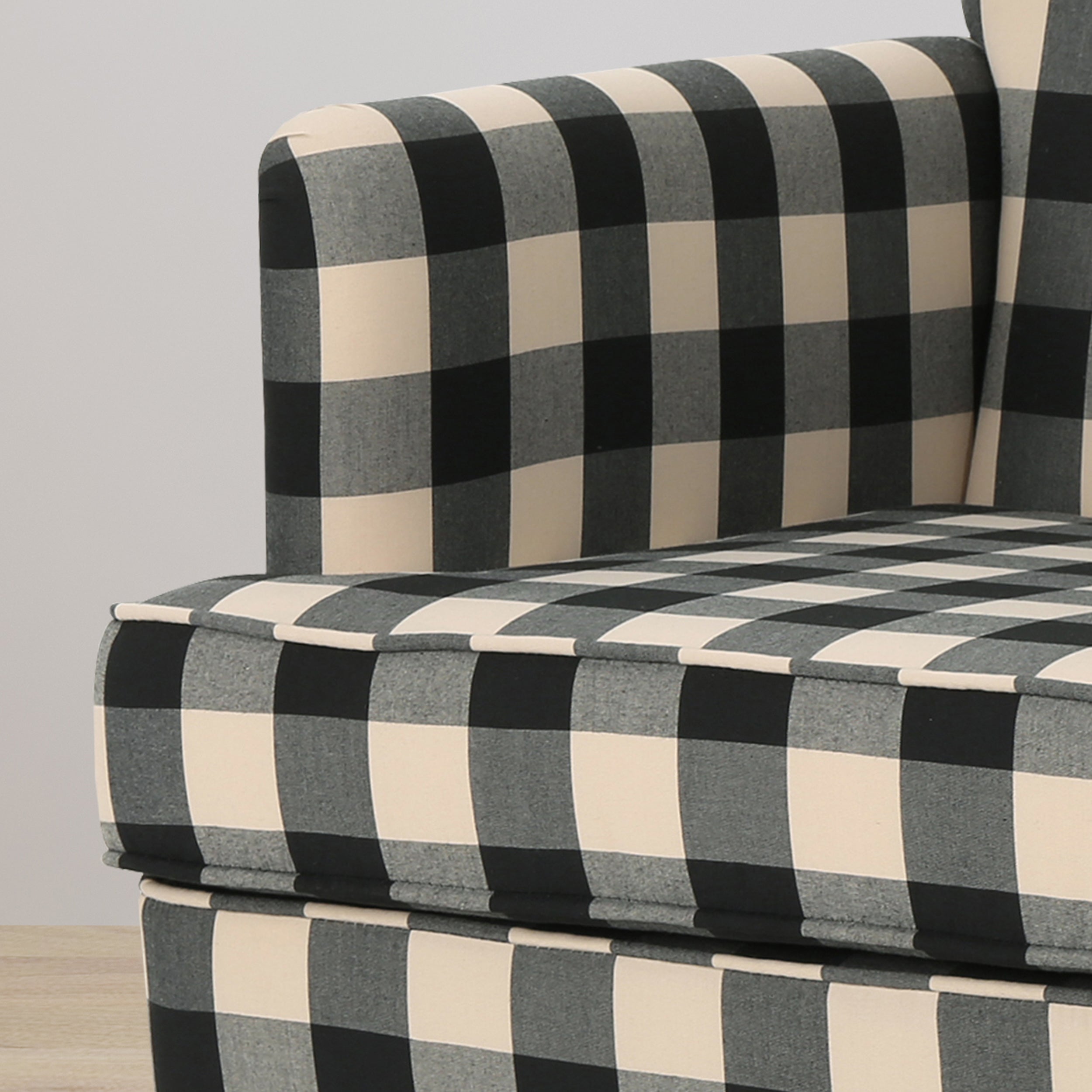 Eve Tufted Fabric Club Chair