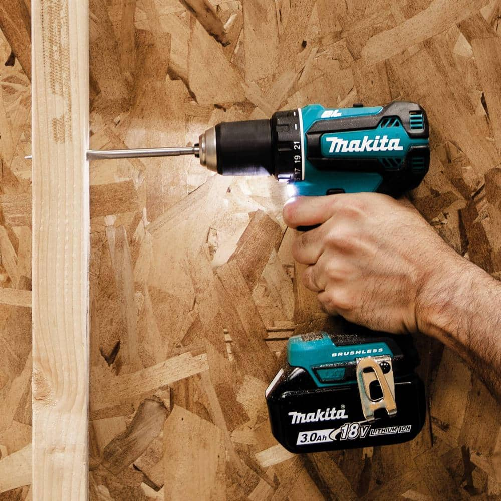 Makita 18V LXT Lithium-Ion Brushless Cordless 1/2 in. Driver-Drill Kit, 3.0Ah XFD131