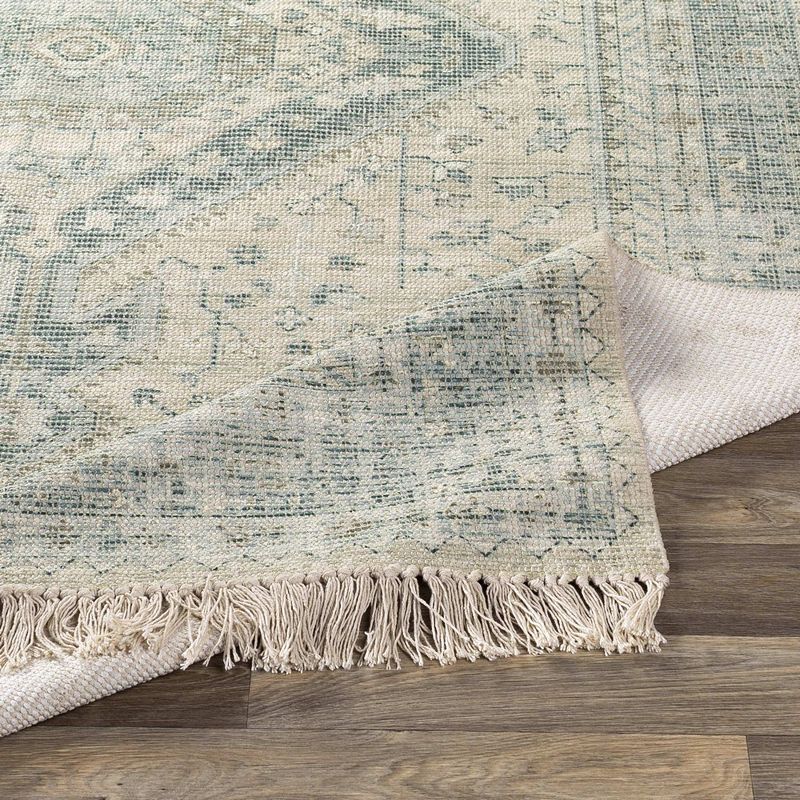 Winde Traditional Area Rug