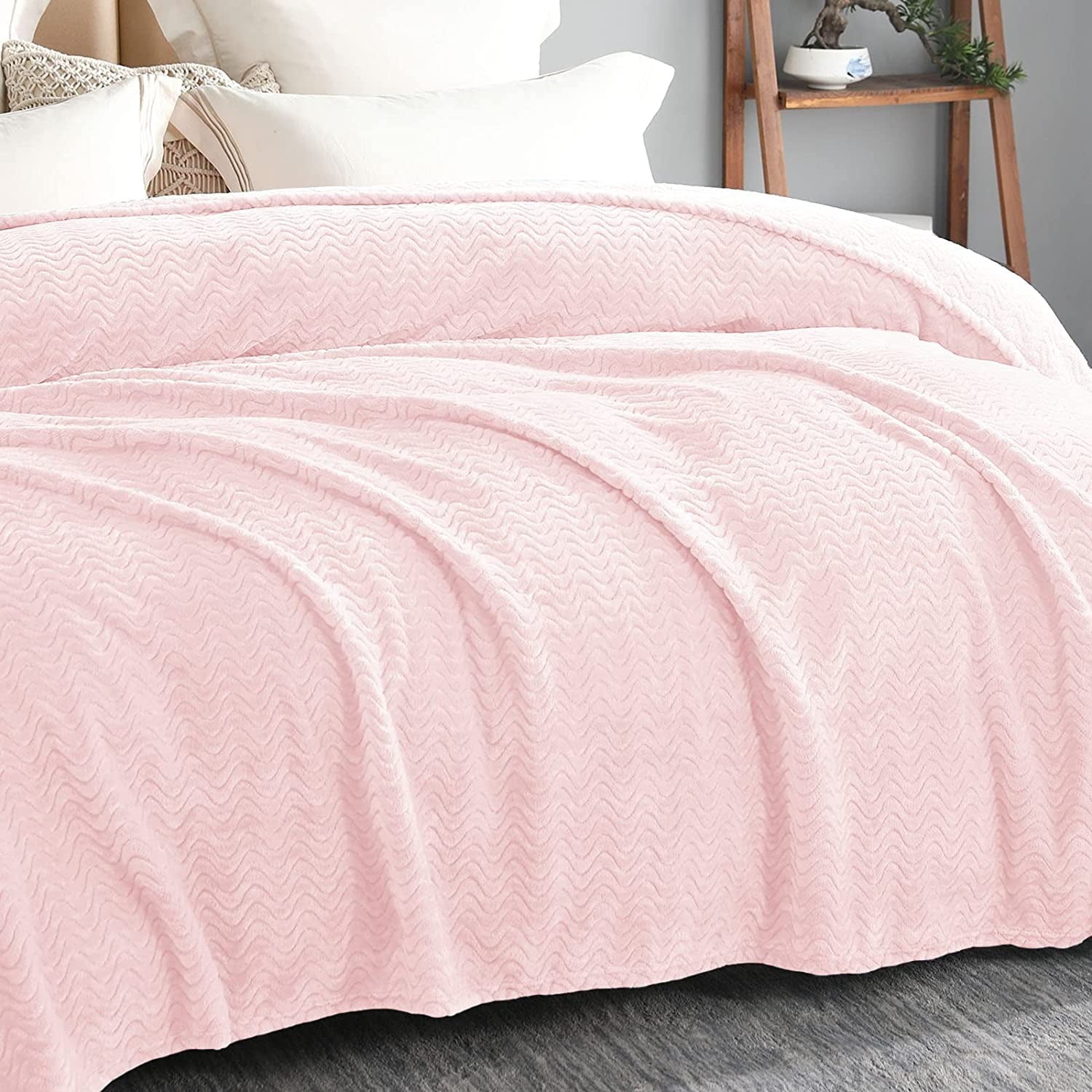 Exclusivo Mezcla King Size Jacquard Weave Wave Pattern Flannel Fleece Velvet Plush Bed Blanket as Bedspread/Coverlet/Bed Cover (90