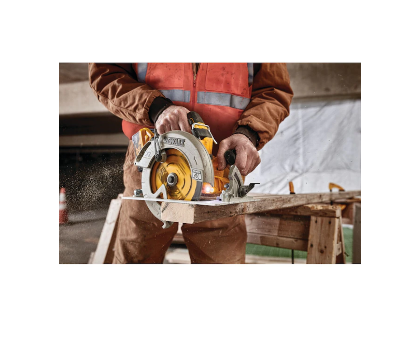 DEWALT DCS574B XR POWERDETECT 20-Volt Max 7-1/4-in Cordless Circular Saw