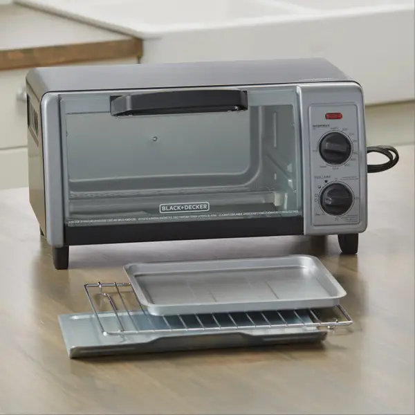 Black + Decker 4-Slice Toaster Oven with Stainless Steel Finish