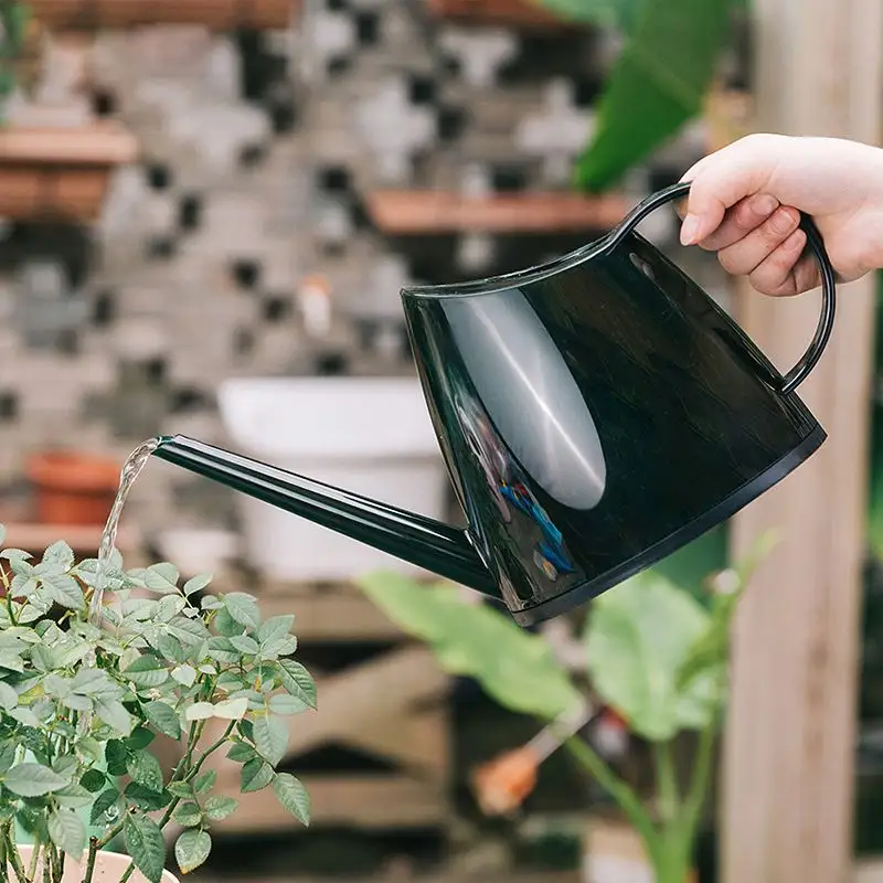 Latest Design Top Quality  Pure Iron Green Powder Coated Indoor/Outdoor Watering Can For Garden Usage/