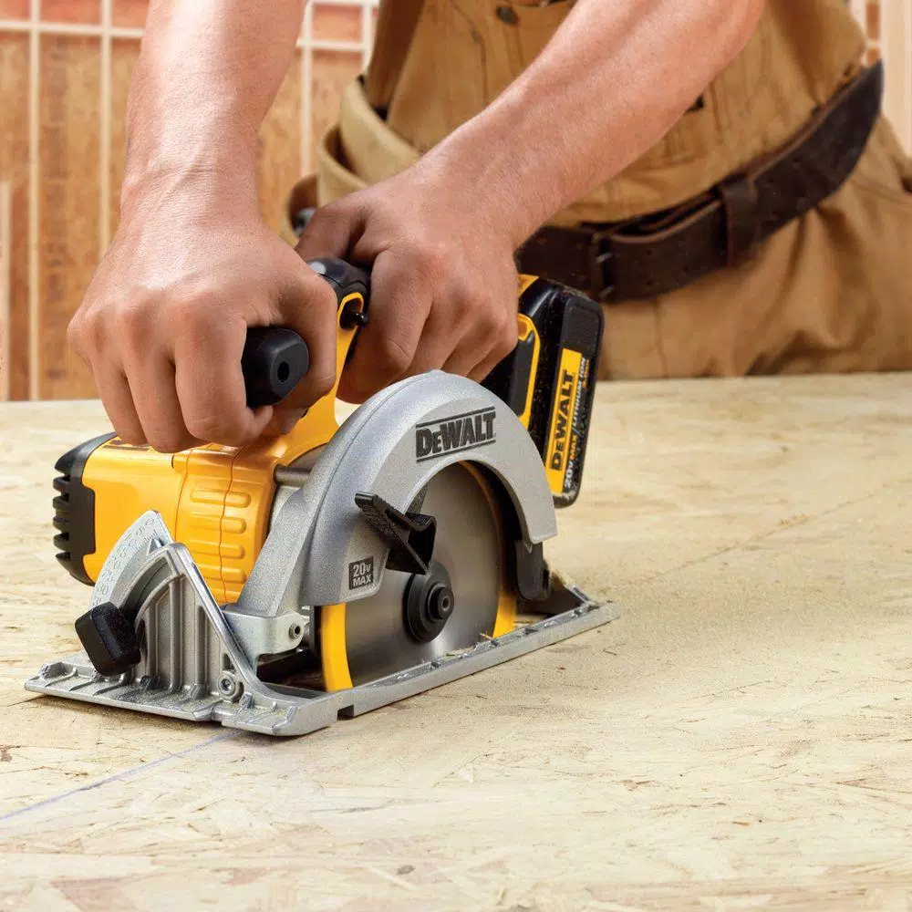 DEWALT 20-Volt MAX Cordless 6-1/2 in. Circular Saw with (1) 20-Volt Battery 4.0Ah and Charger and#8211; XDC Depot