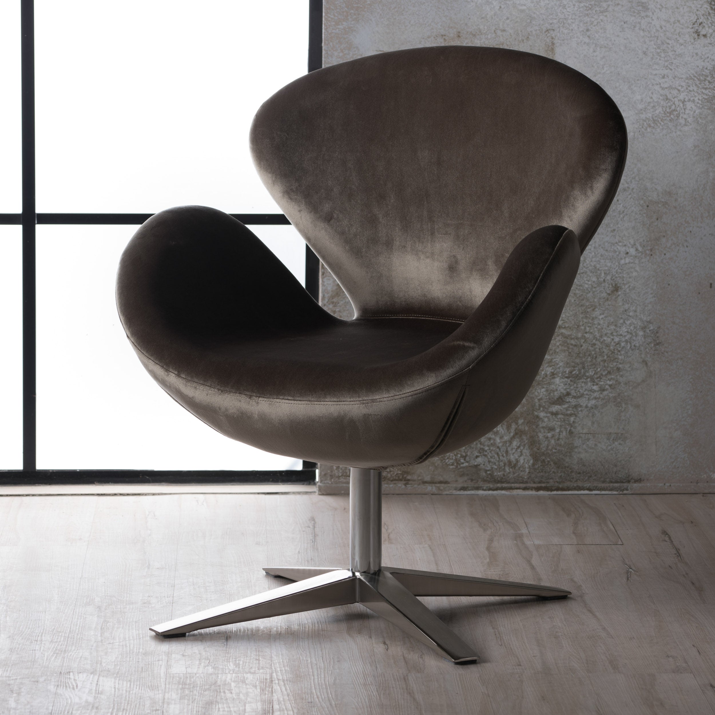 Manhatten Retro Modern Swivel Chair