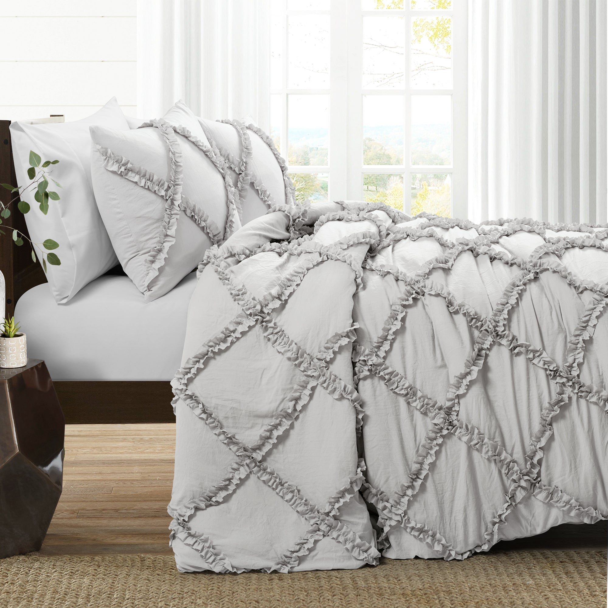 Ruffle Diamond 3 Piece Comforter Set