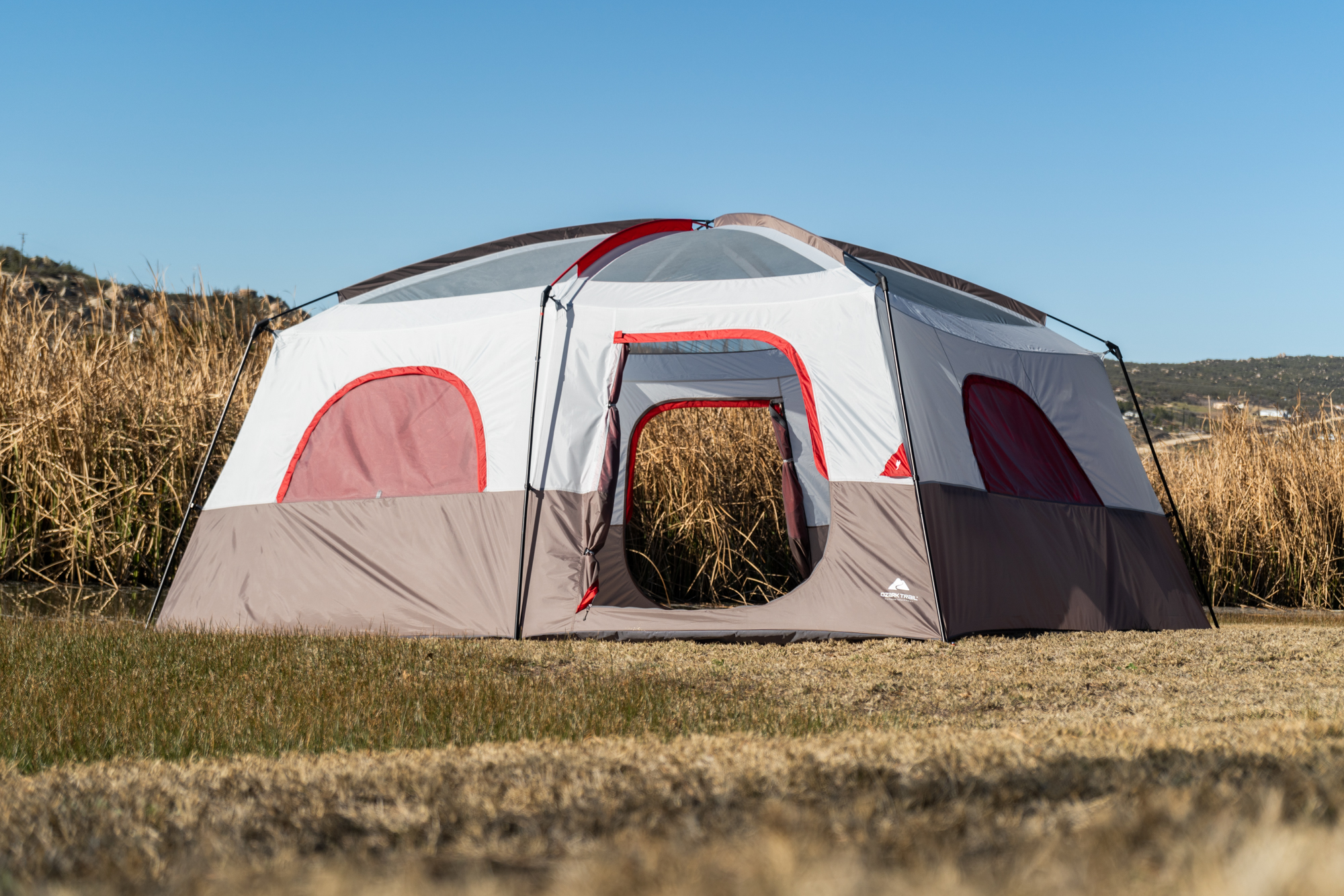 Ozark Trail Hazel Creek 14-Person Family Cabin Tent， with 2 Rooms， Red