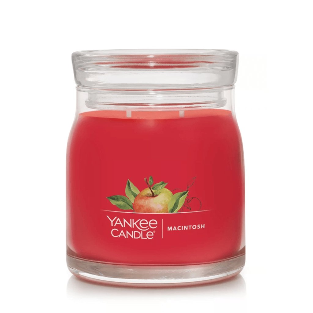 Yankee Candle  Signature Medium Jar Candle in Macintosh