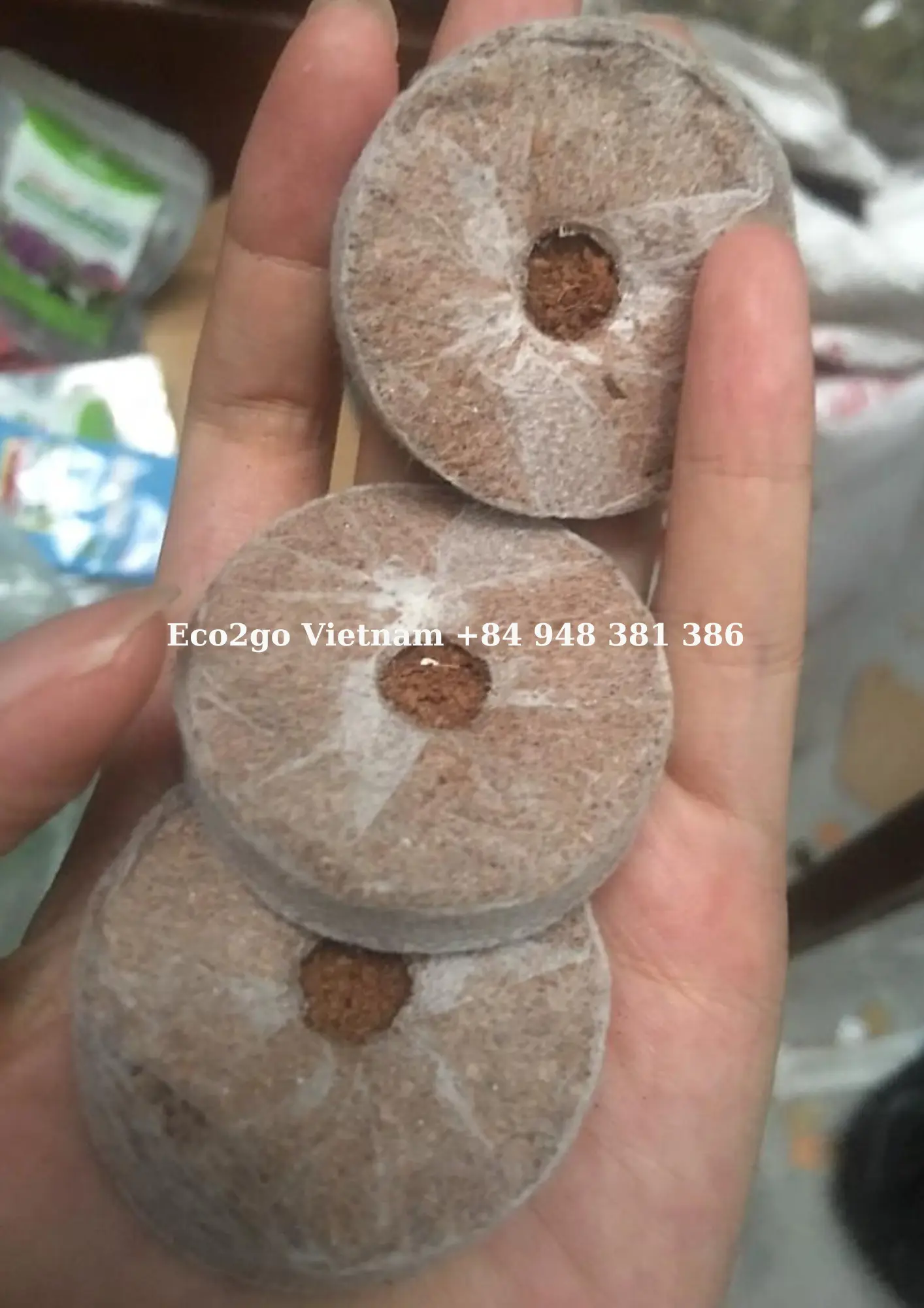 Natural Coco Coir Plant Starter Pellet / Hydroponics coco peat pellet high quality/ Coco peat block 100% natural and organic