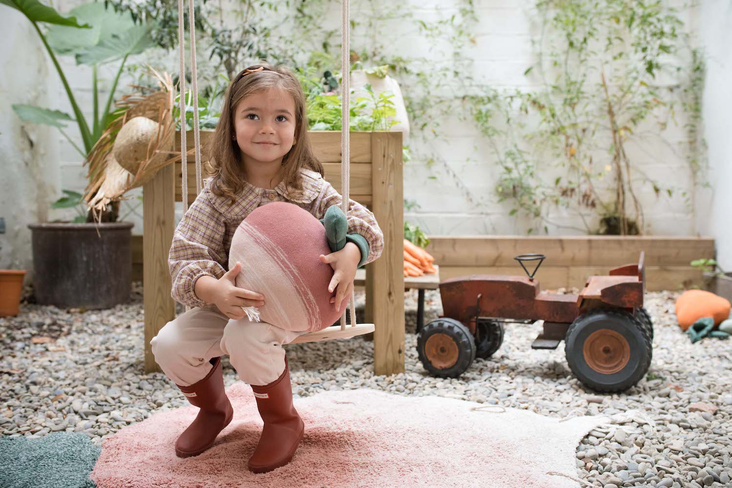 Ramona The Radish Rug