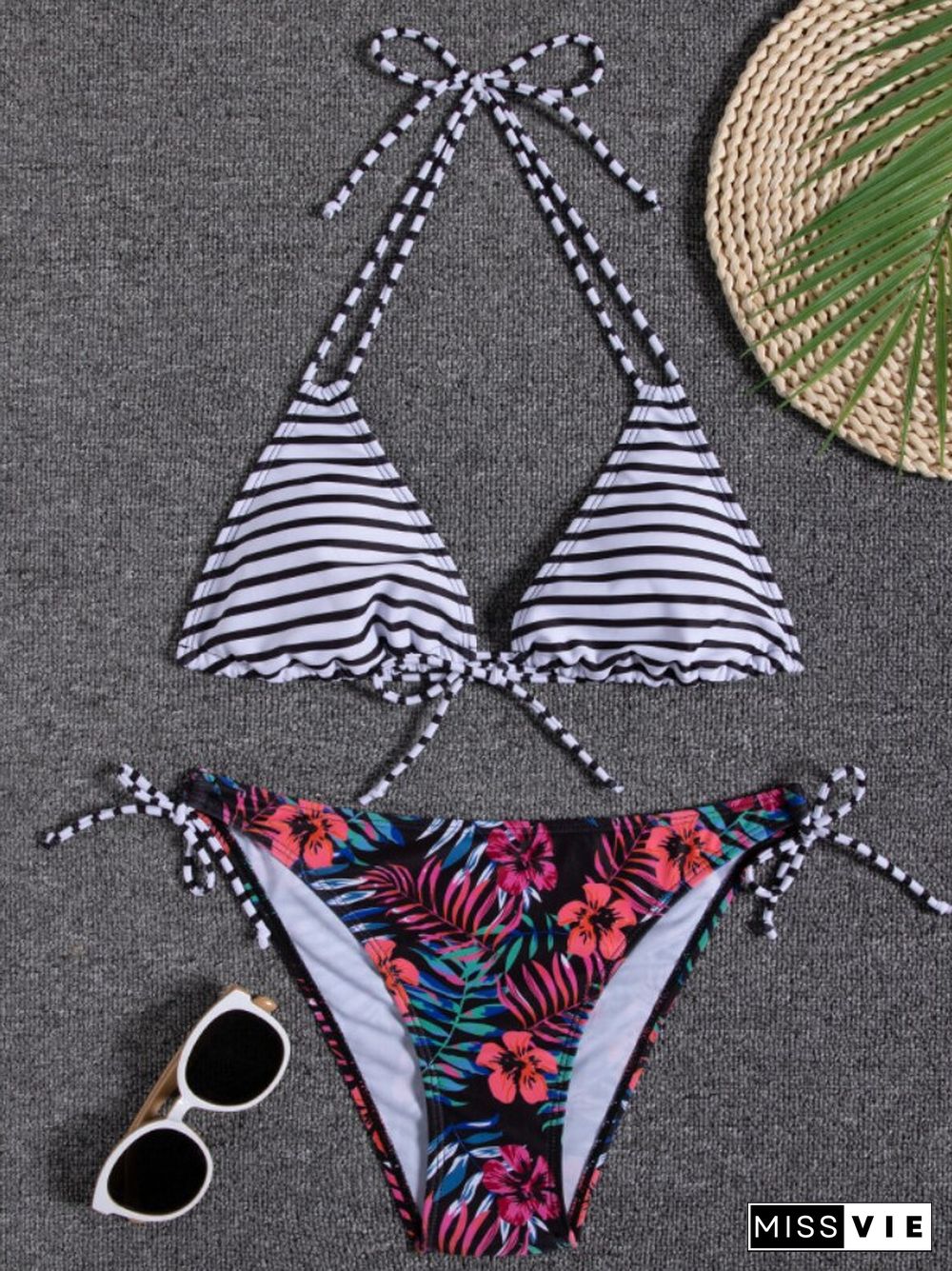 New Multi-color Printed Neck Strap Halter Sexy Split Bikini Swimsuit Ladies 2-piece Swimsuit Swimming Suit For Women Bikini Set