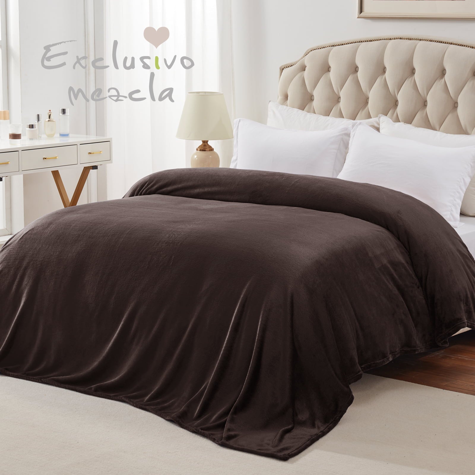 Exclusivo Mezcla King Size Flannel Fleece Velvet Plush Bed Blanket as Bedspread， Coverlet， Bed Cover (90x104 inches， Coffee) Soft， Lightweight， Warm and Cozy