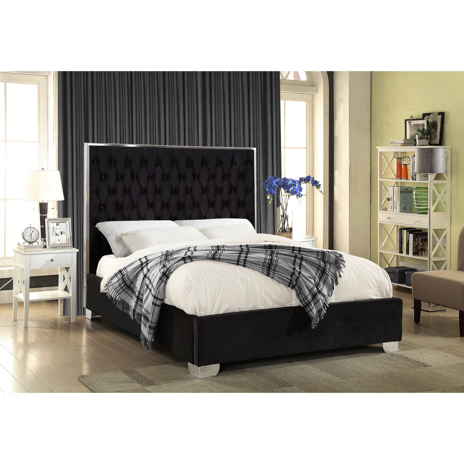 Meridian Furniture Lexi Velvet Queen Bed-Color:Black Velvet,Style:Contemporary