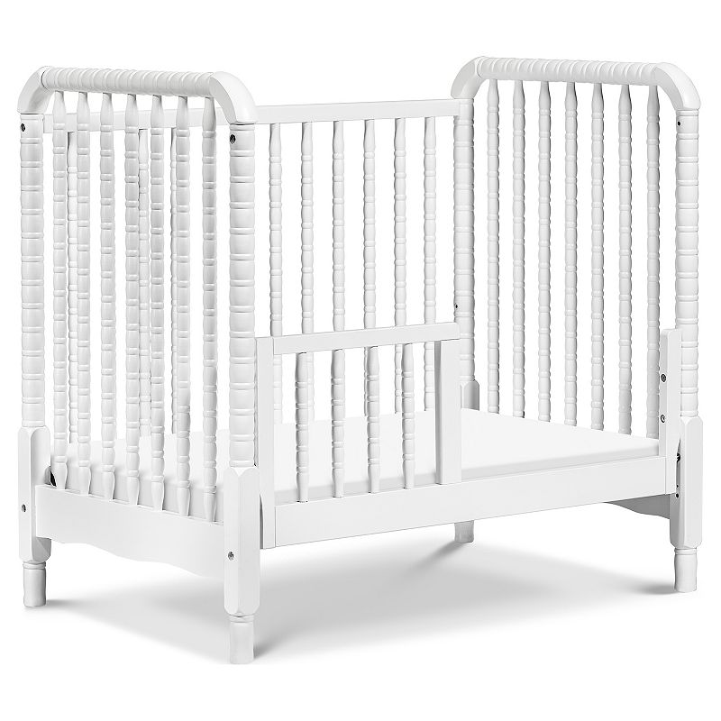 DaVinci Jenny Lind 3-in-1 Convertible Mini Crib