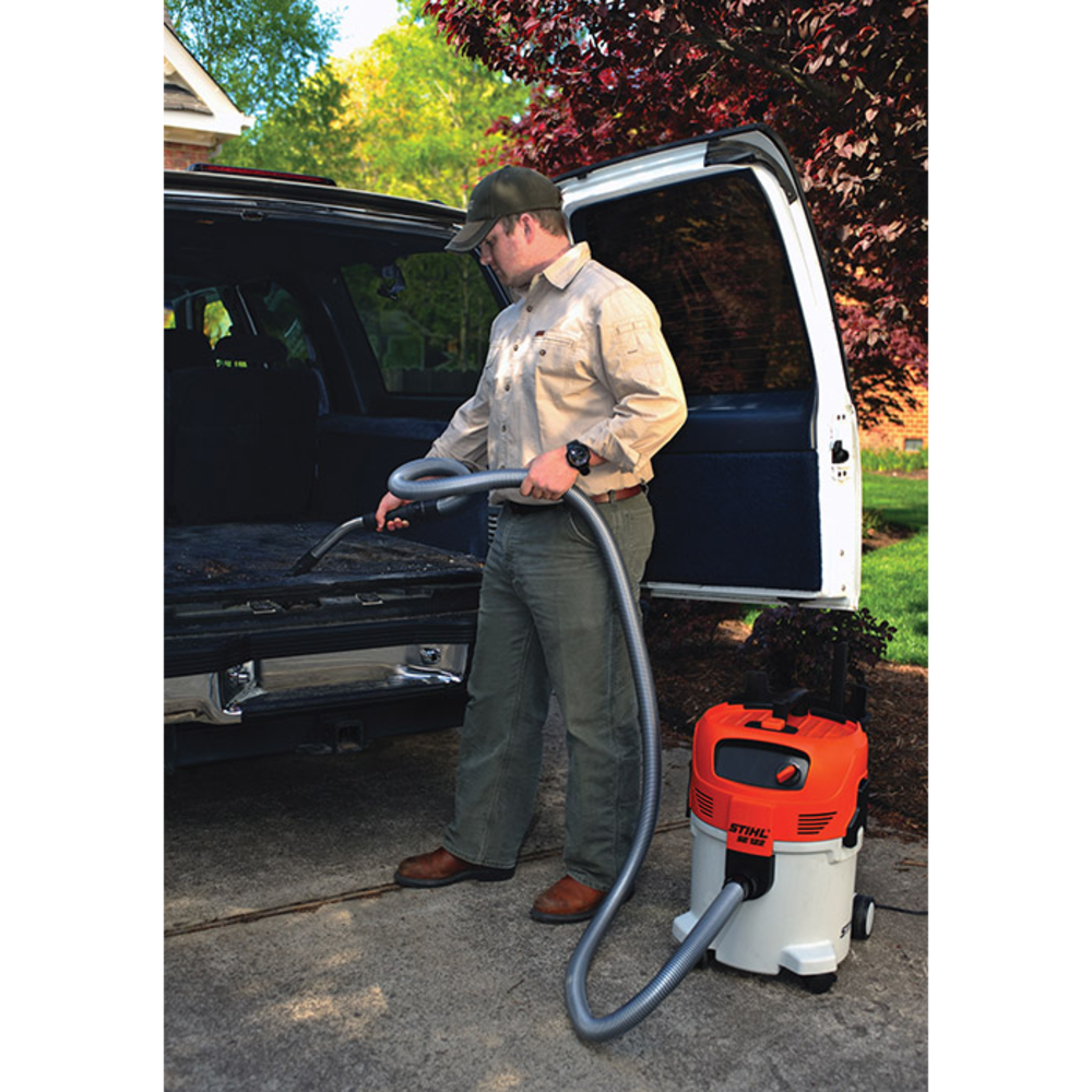 SE 122 Universal 7.9 Gallon Wet/Dry Vacuum ;