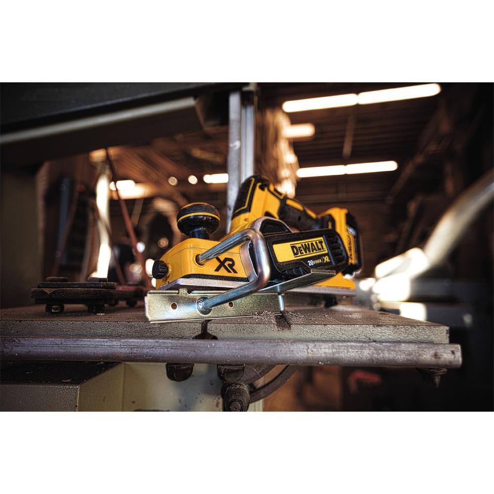 DW 20V MAX XR Cordless Brushless 3-14 in. Planer (Tool Only) DCP580B