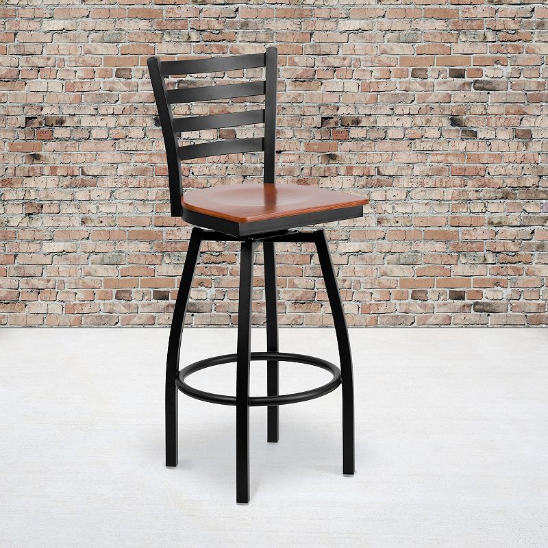 Emma and Oliver Black Metal Ladder Back Swivel Barstool， Cherry Wood Seat