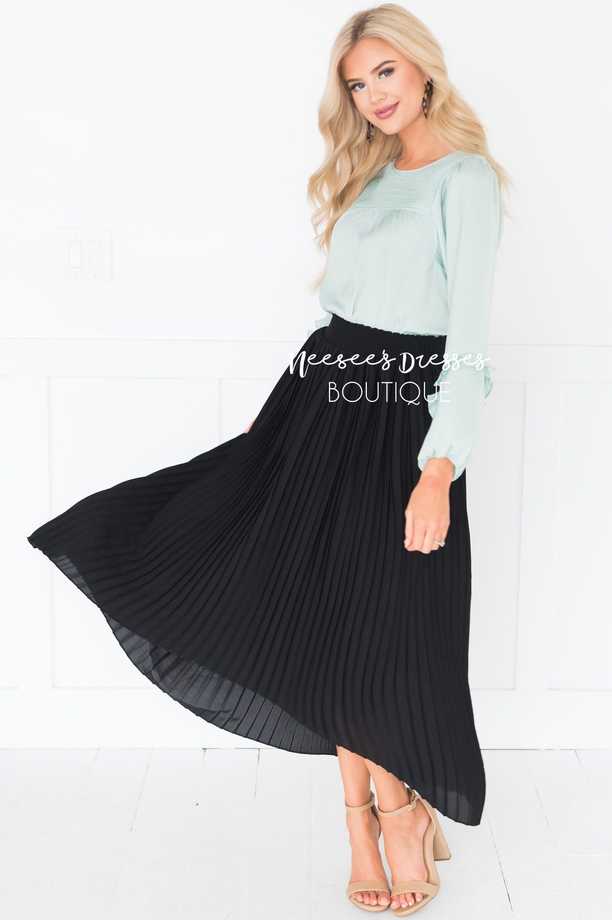 Wondrous Pleat Skirt