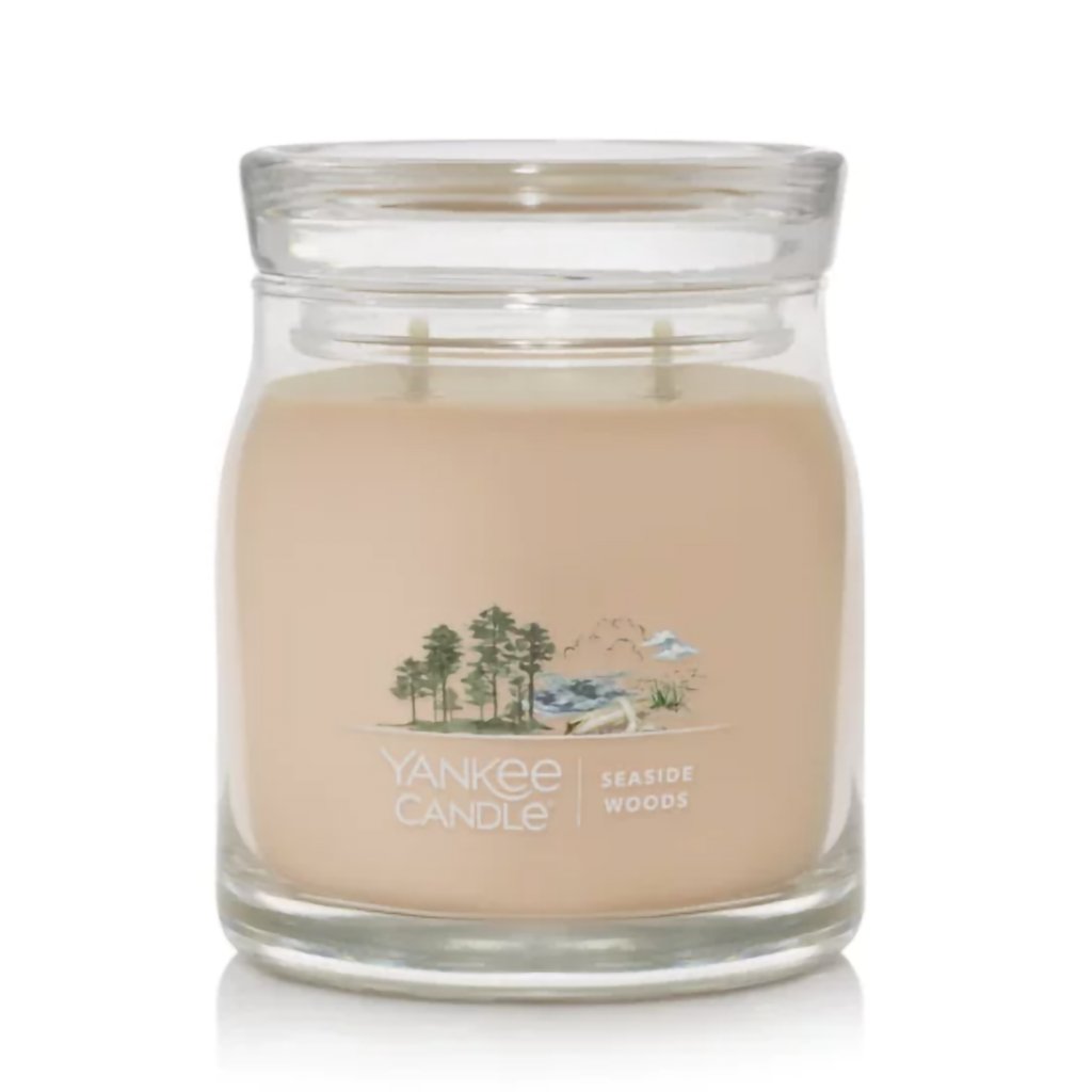 Yankee Candle  Signature Medium Jar Candle in Seaside Woods