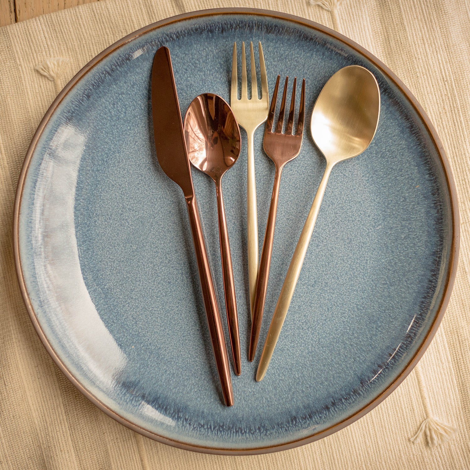 Gaze Copper Mirror 20-Piece Flatware Set