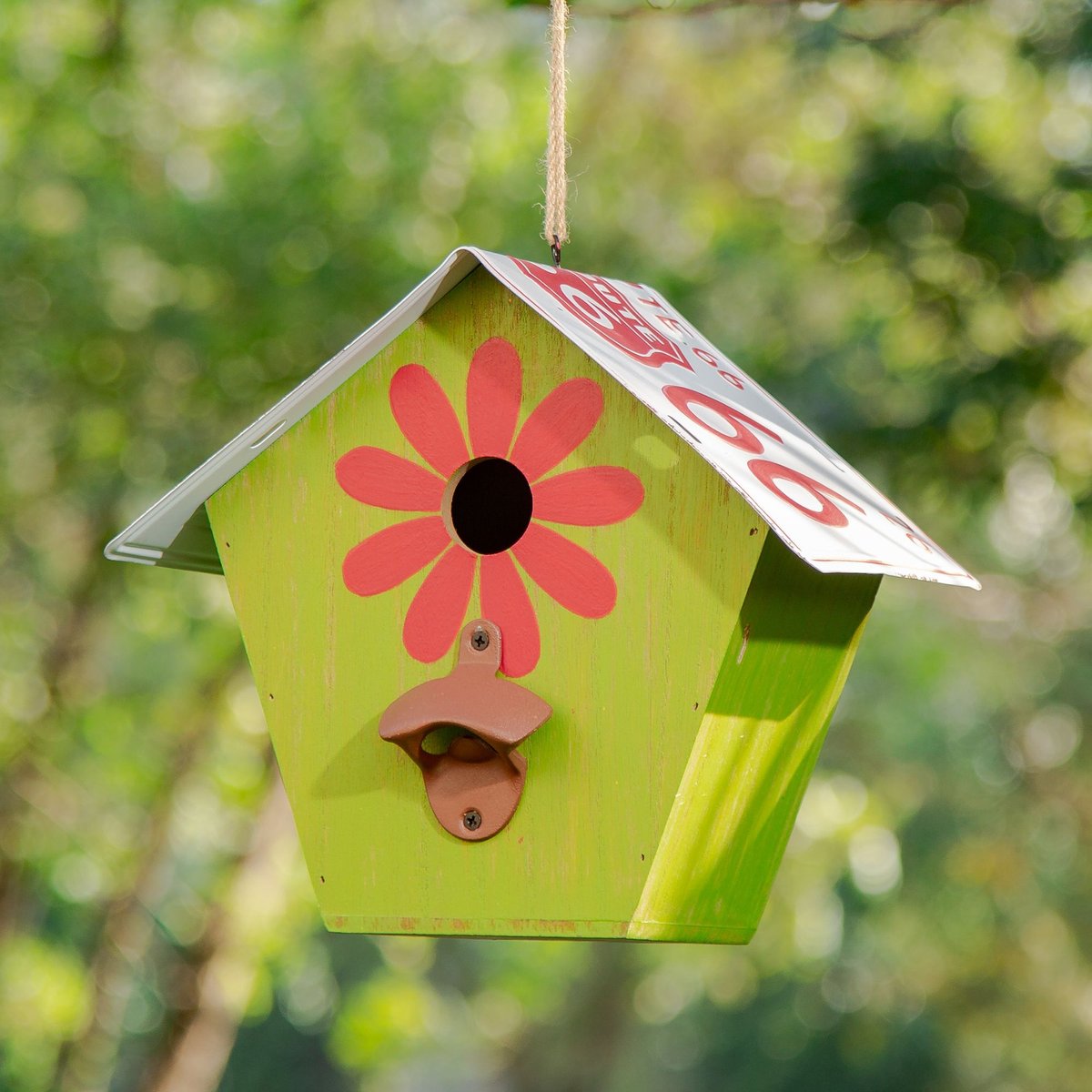 Glitzhome Washed Wood and Metal Birdhouse with Unique Licence Plate Roof