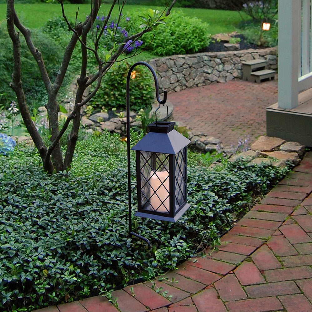 LumaBase Solar Lantern， Tudor， Black