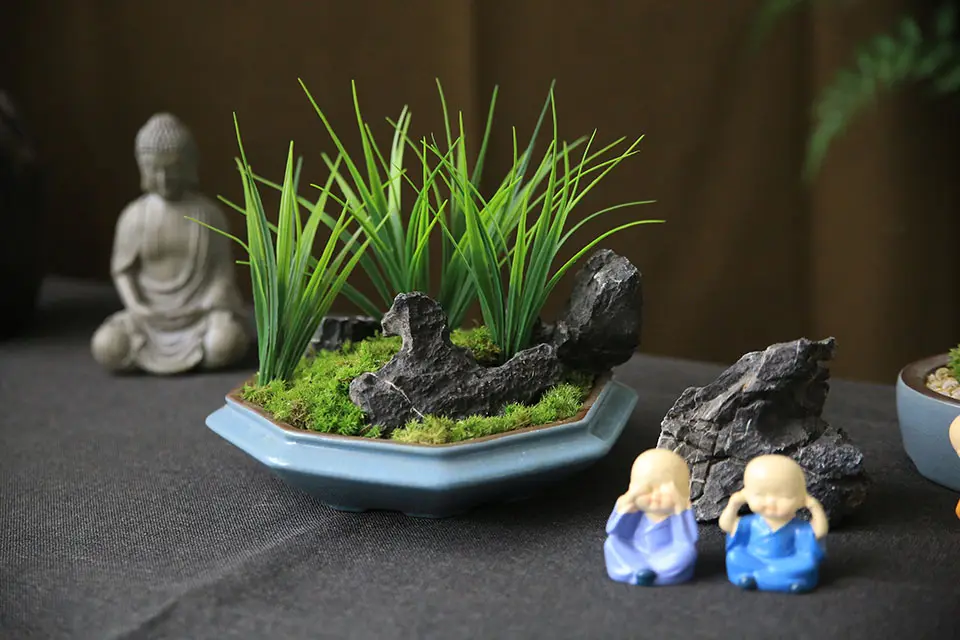 Platter thin head grass small pieces Qinglong stone moss light green artificial plant pot