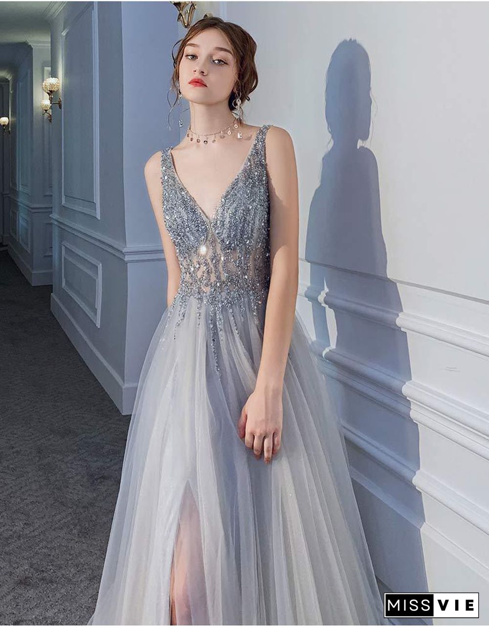 Beading Prom Dresses Long V Neck Light Gray High Split Tulle Sweep Train Sleeveless Evening Gown A-Line Backless Vestido De