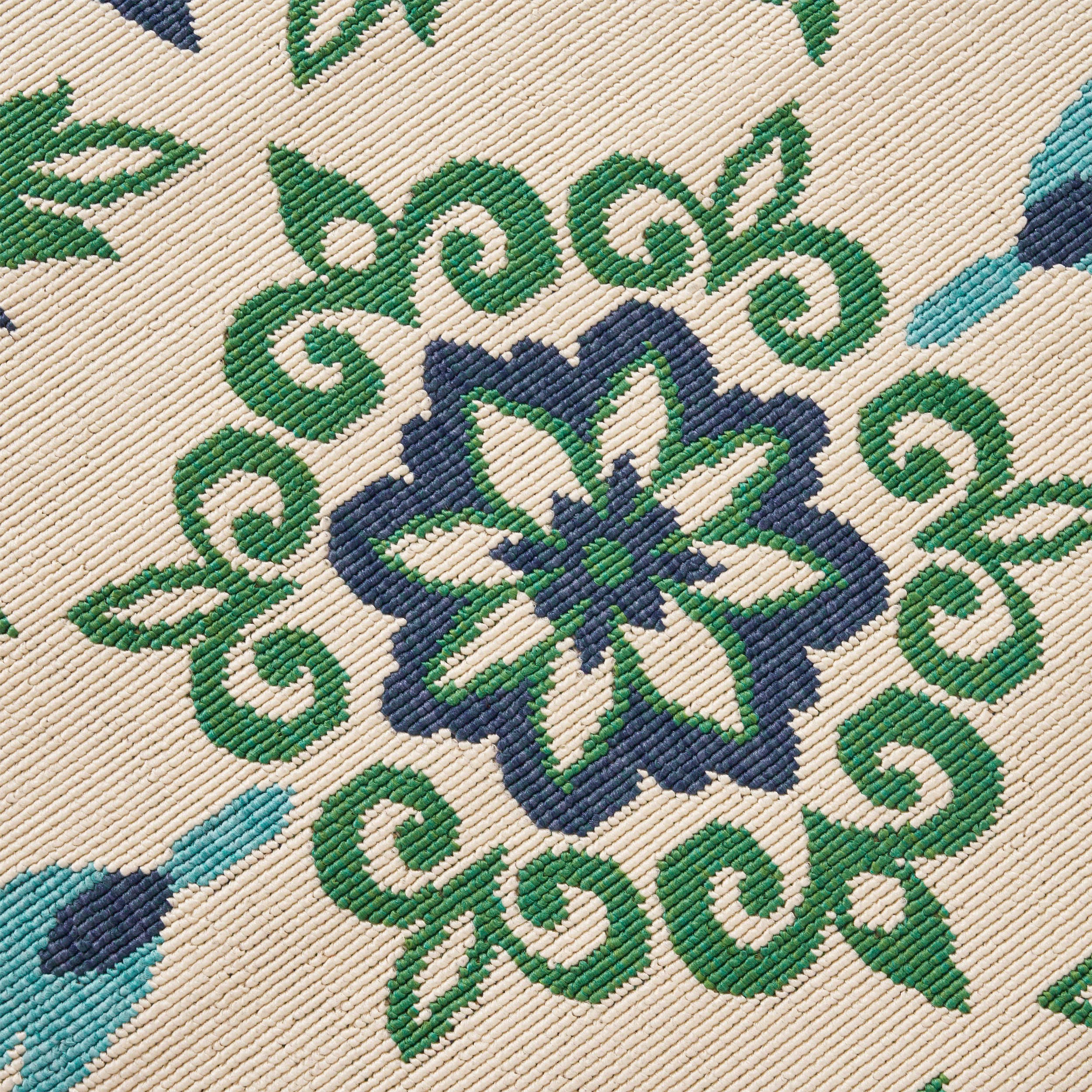 Phoebe Outdoor Medallion Area Rug, Ivory and Blue