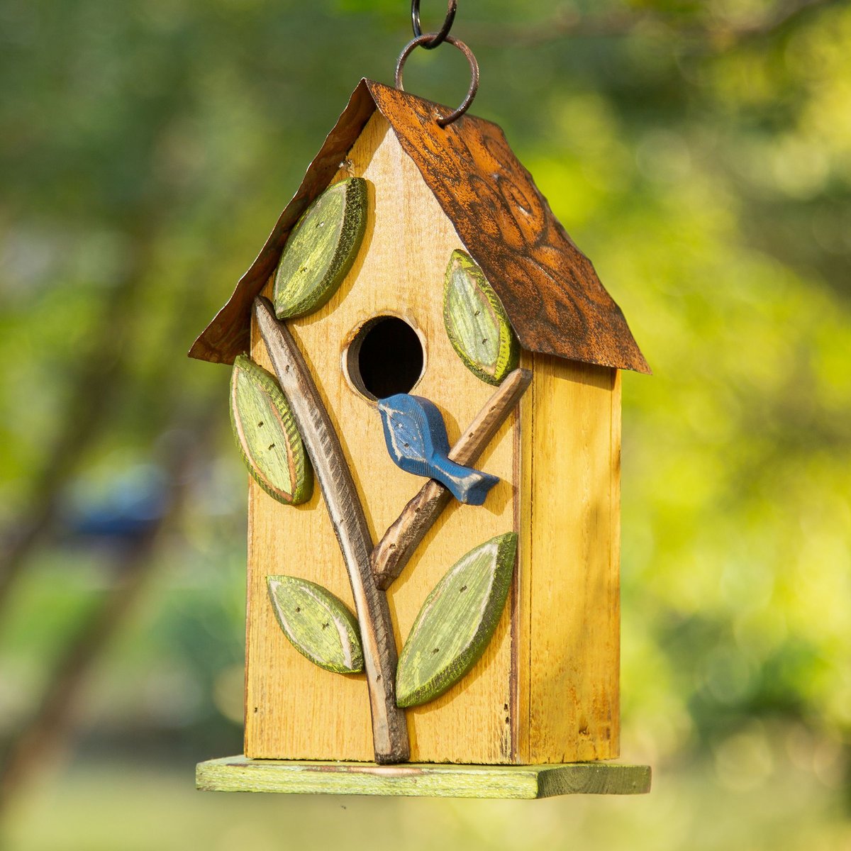 Glitzhome Washed Distressed Solid Wood Birdhouse with 3D Tree and Bird