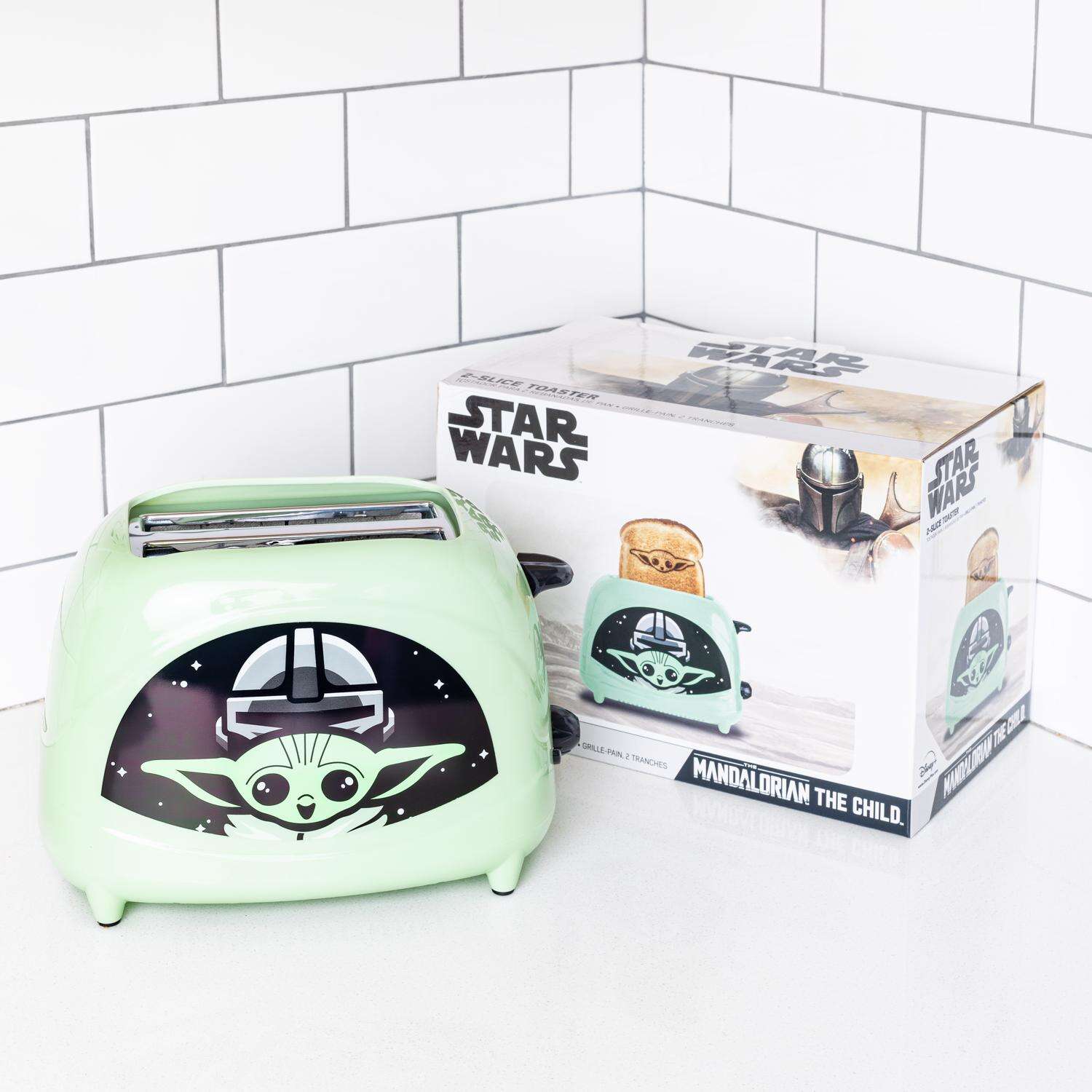 Uncanny Brands Star Wars Plastic Green 2 slot Toaster 7 in. H X 10 in. W X 6 in. D