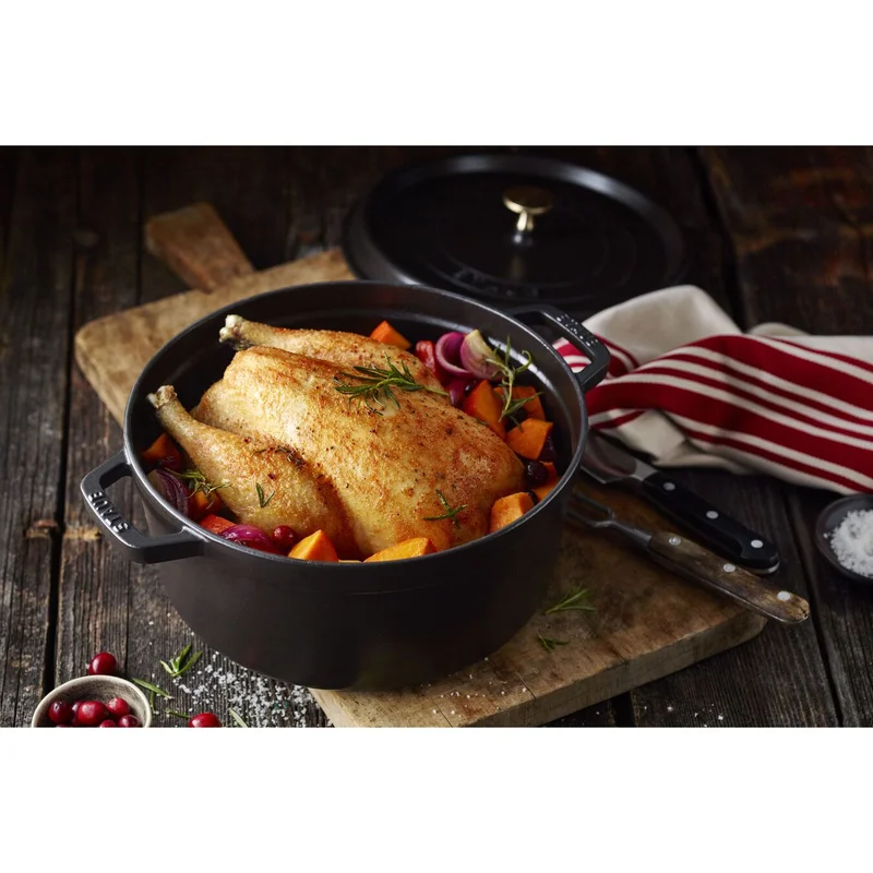 STAUB Cast Iron Round Cocotte， 5.5-quart， Black Matte， Made in France