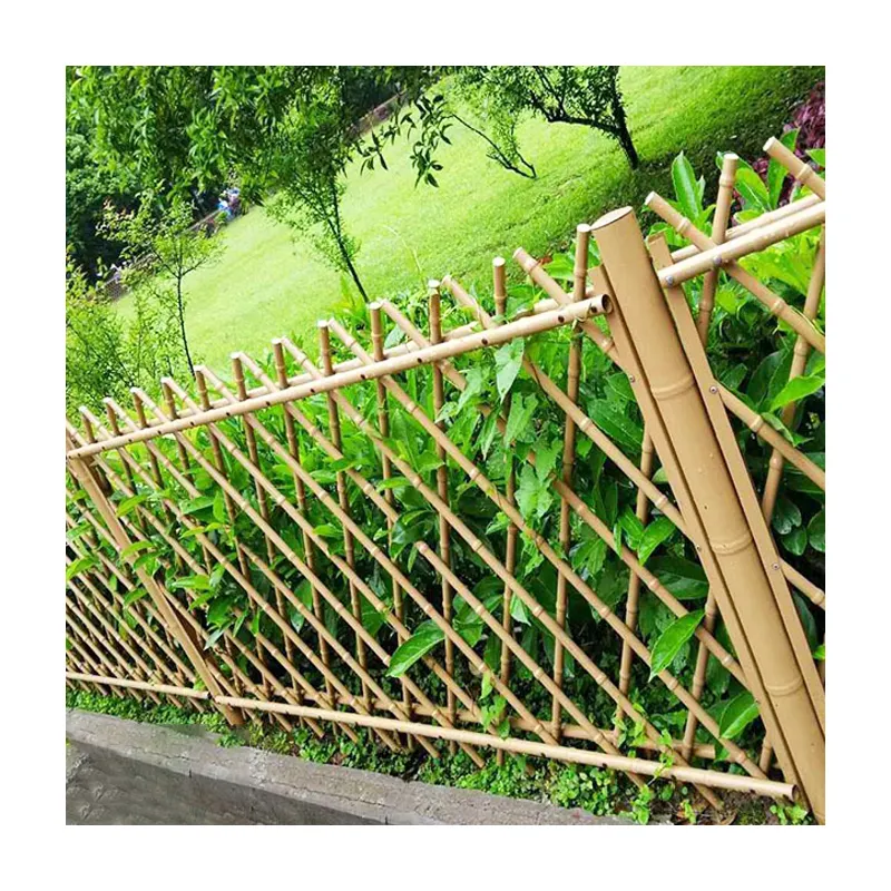 Manufacture Supply Wholesale Custom Eco friendly backyard farm decoration garden buildings bamboo fencing trellis