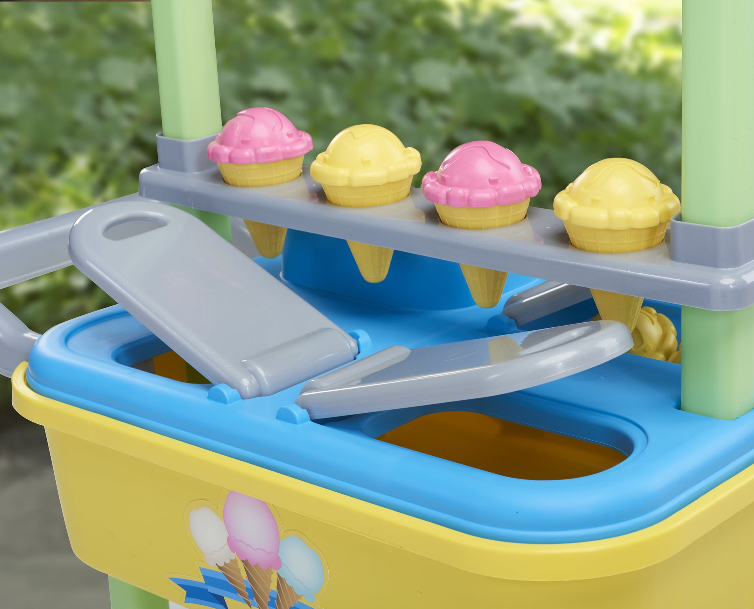 American Plastic Toys My Very Own Ice Cream Cart Unisex Indoor and Outdoor Play for Kids