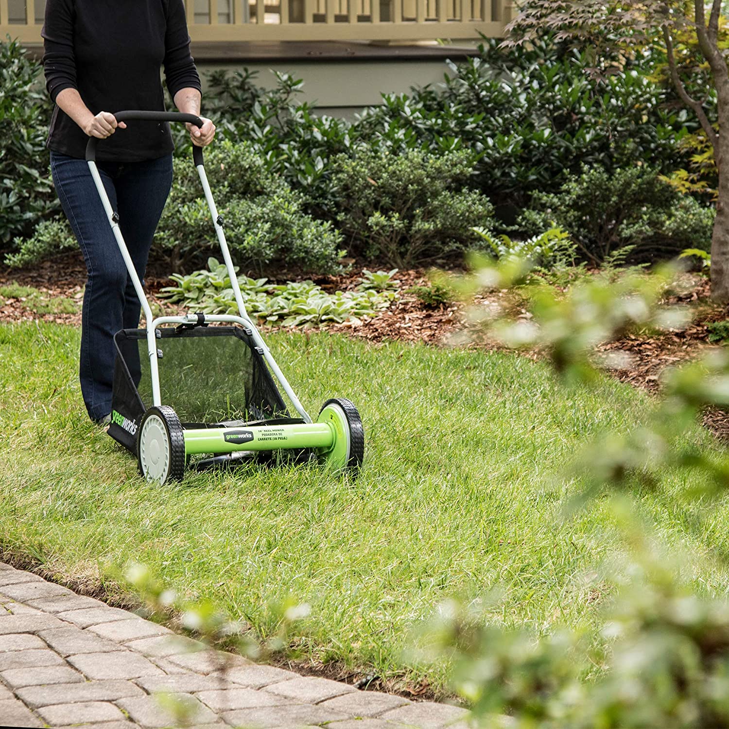 Greenworks 16-Inch Reel Lawn Mower with Grass Catcher 25052，Black/Green， 47