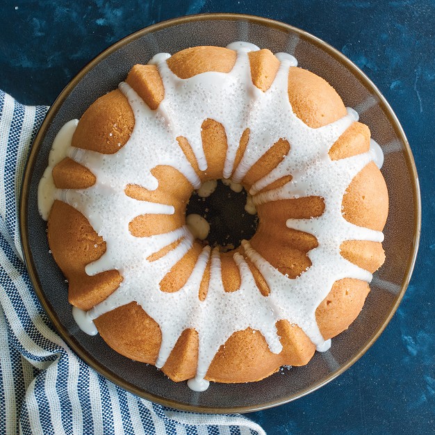 Nordic Ware Treat 12 Cup Bundt Pan Silver