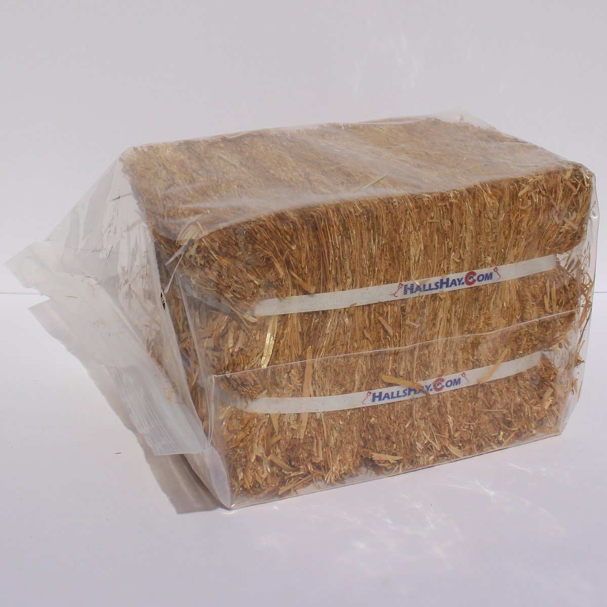 Hall's Hay Wheat Straw Mini-Bale Small Pet Bedding， 4-lb box