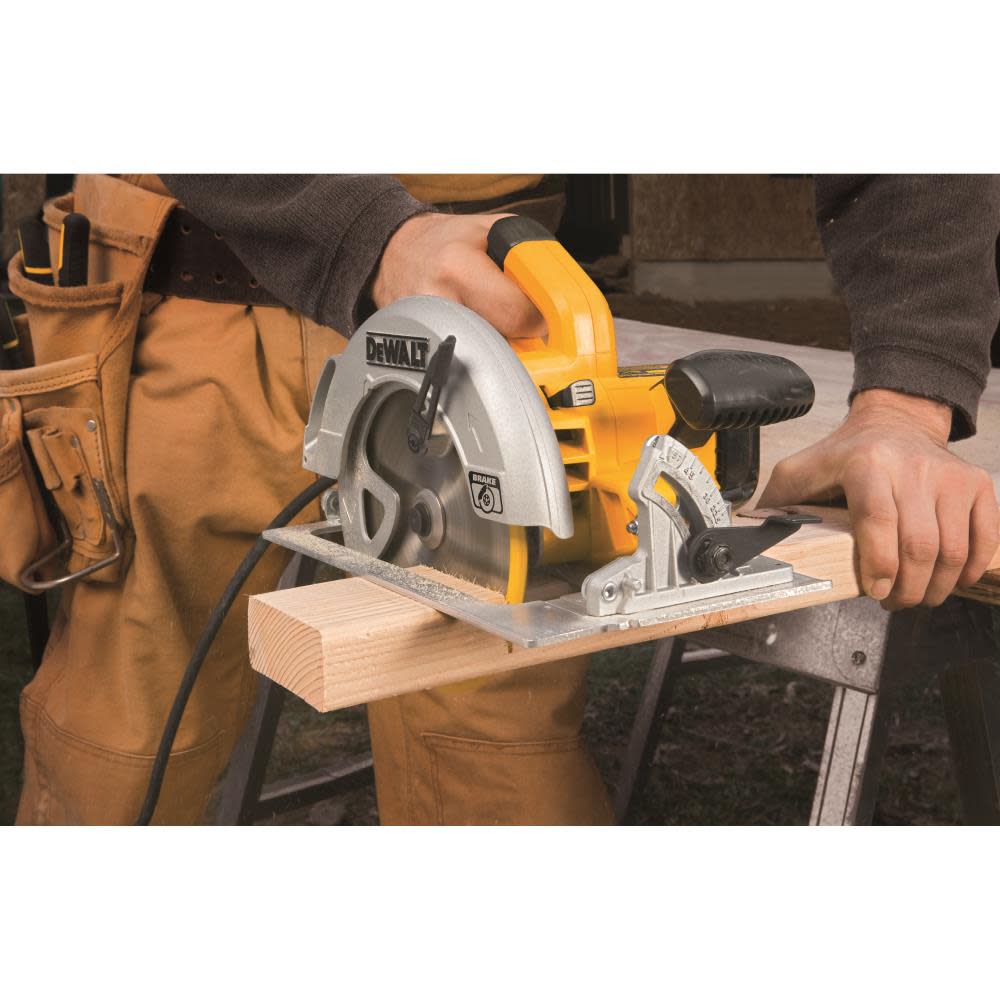 7-1/4-in Lightweight Circular Saw with Electric Brake ;