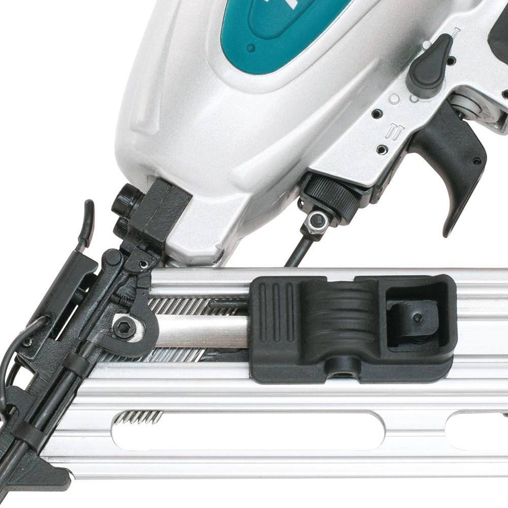 Makita Pneumatic 15-Gauge 2-12 in. Angled Finish Nailer AF635