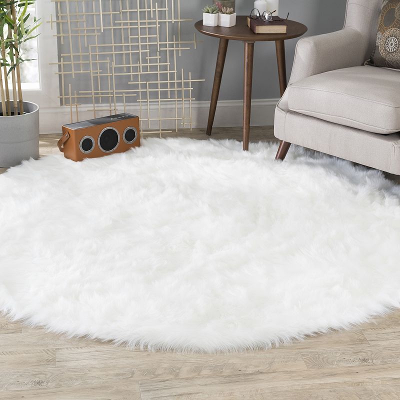 Walk on Me Faux Fur Super Soft 6 ft. Round White Area Rug