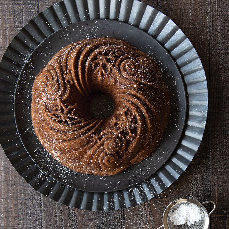 Nordic Ware Let It Snow! Bundt Pan