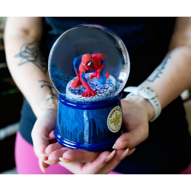 Silver Buffalo Marvel Spider man New York Skyline Light up Collectible Snow Globe