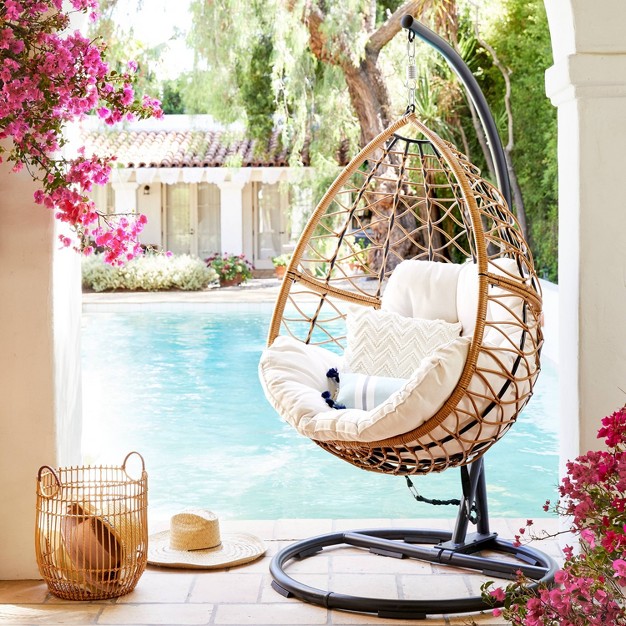 Britanna Patio Hanging Egg Chair