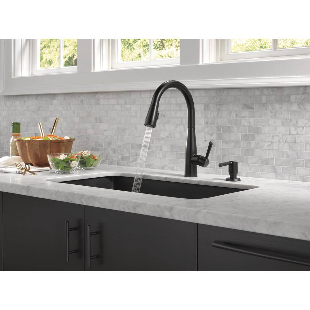 Delta Essa Single-Handle Pull-Down Sprayer Kitchen Faucet with MagnaTite Docking in Matte Black 9113-BL-DST