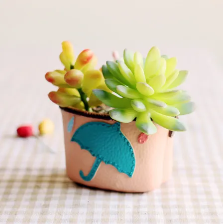 Custom Design Unique Personality Vintage Cartoon Creative Office Small Things Control Resin Succulent Plant Desktop Flower Pots