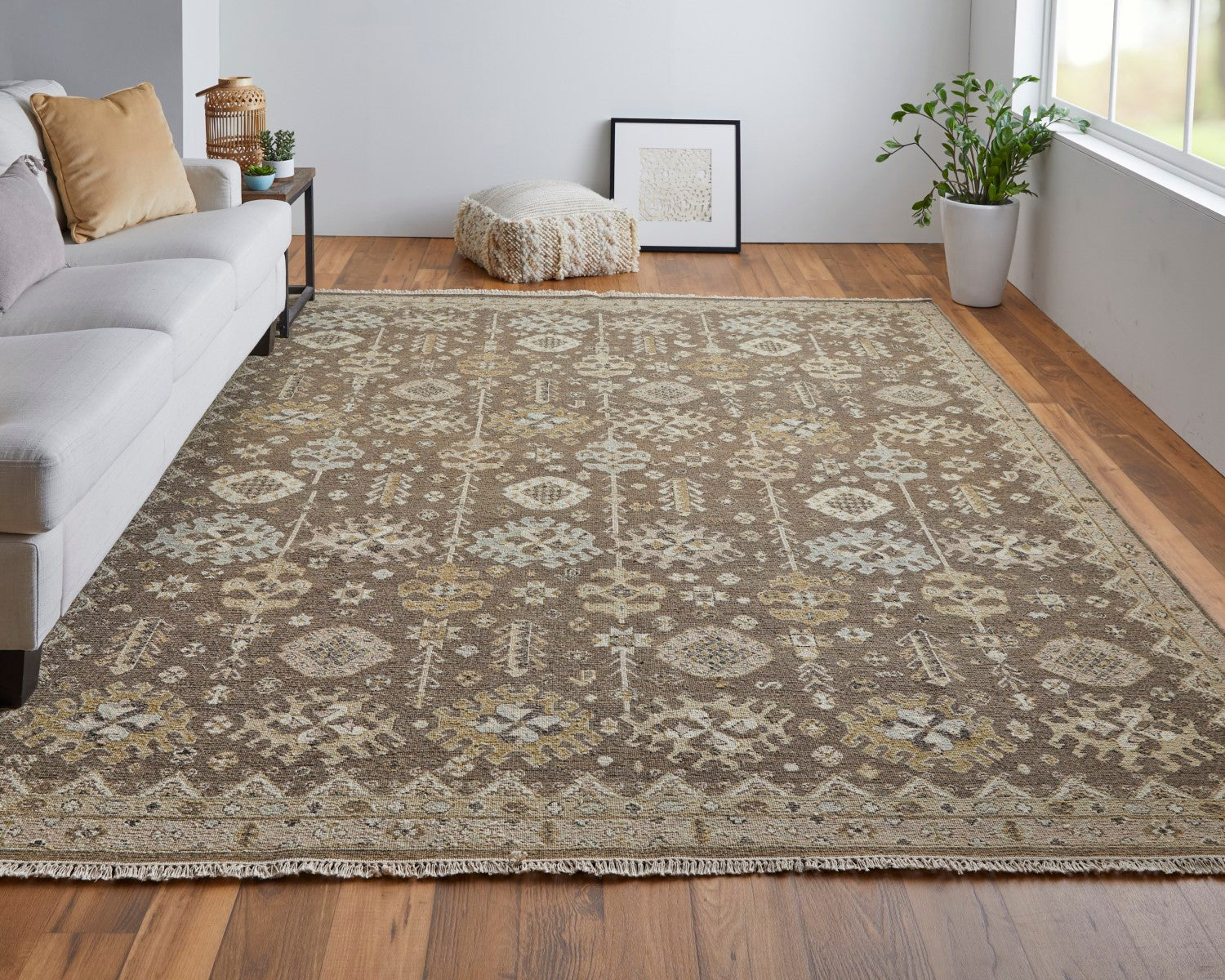 Aleska Oriental Brown/Ivory Rug