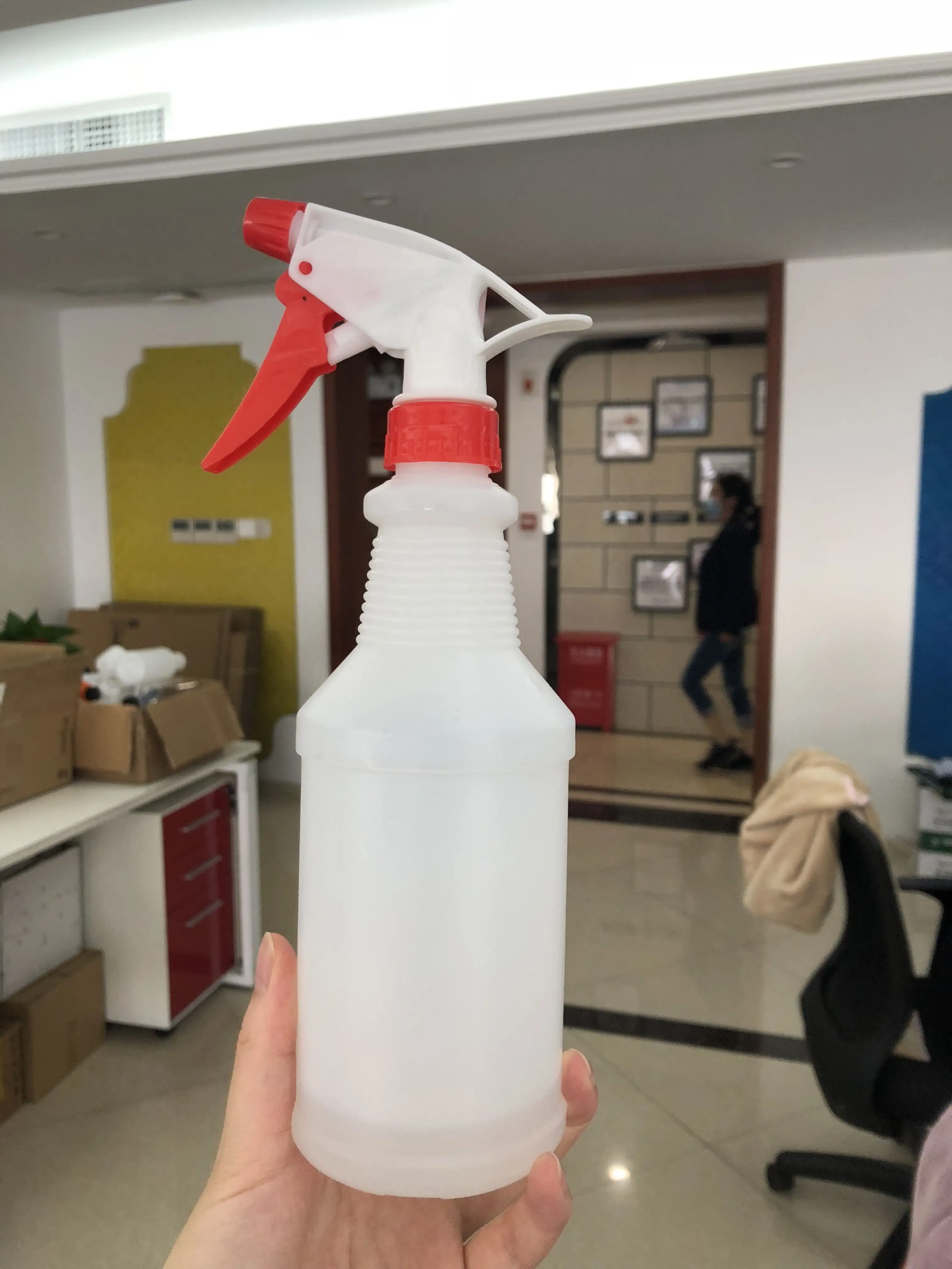 Leak Proof Sprayers 40% More Spray Power 32 oz Premium Quality Empty Chemical Resistant Liquid Trigger Spray Bottle