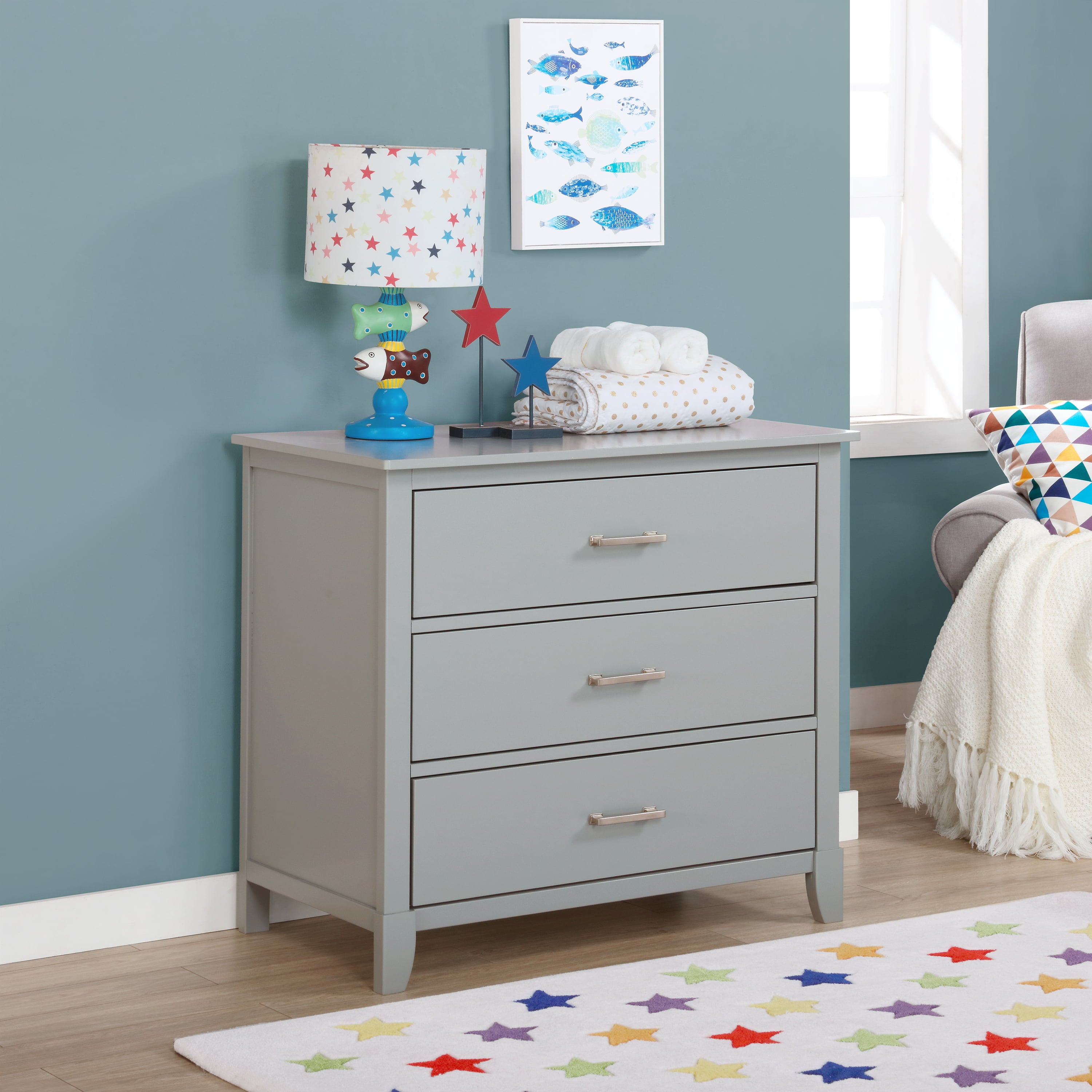 Dream on Me Universal 3 Drawers Chest in Silver Grey Pearl, Kids Bedroom Dresser, Three Drawers